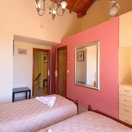 וילה Kato Sleeps 8 *